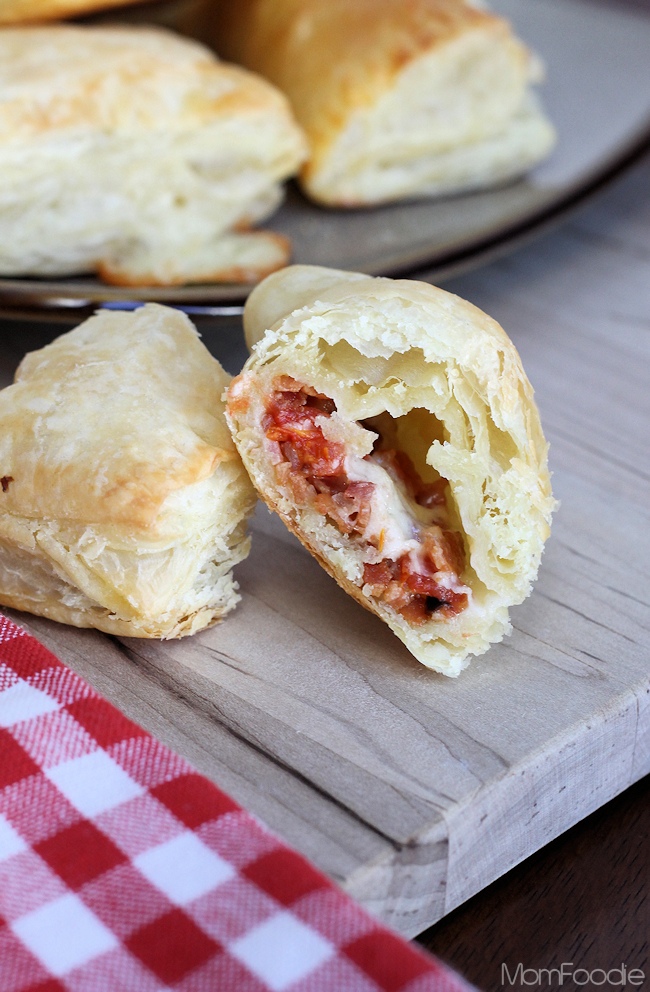 Easy Bacon, Tomato & Cheddar Puff Pastry Appetizers #PuffPastry